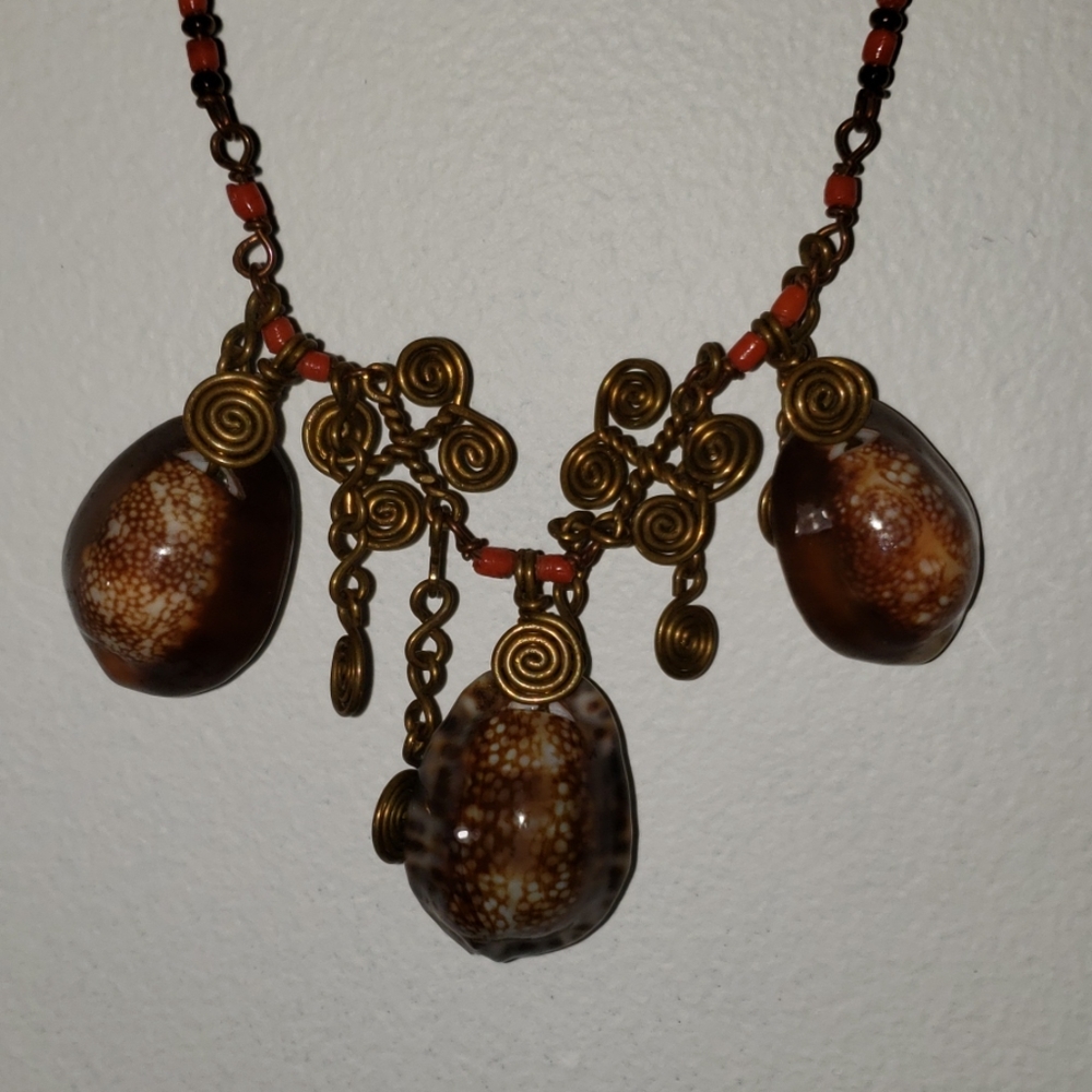 Conch shell 13 inch necklace  157